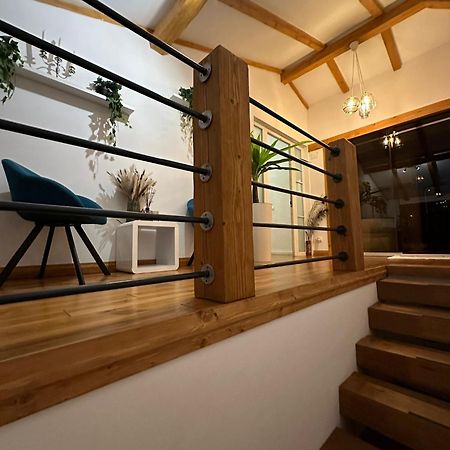 Attic 33 Leilighet Câmpulung Moldovenesc Eksteriør bilde
