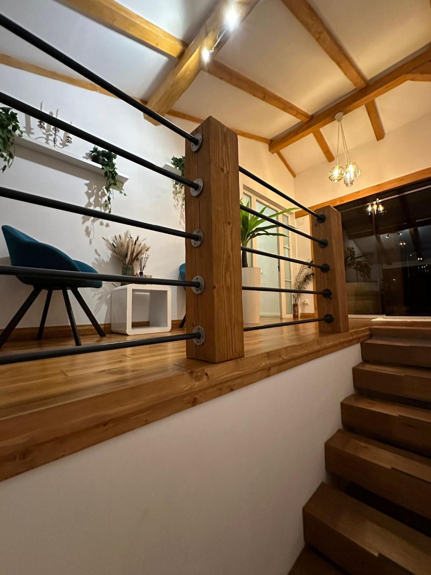 Attic 33 Leilighet Câmpulung Moldovenesc Eksteriør bilde