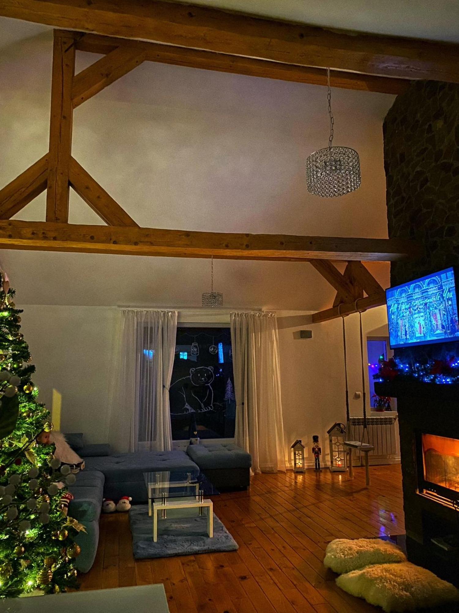 Attic 33 Leilighet Câmpulung Moldovenesc Eksteriør bilde